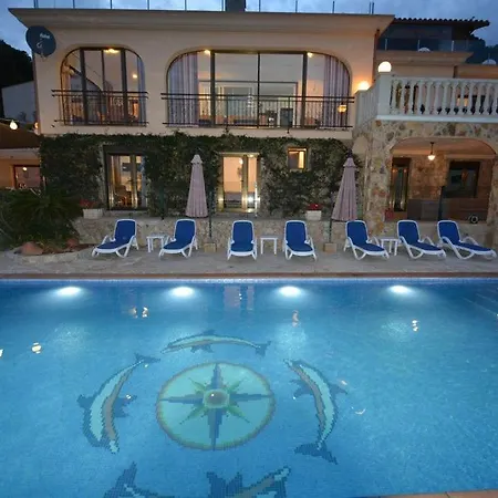 Villa Riviera *